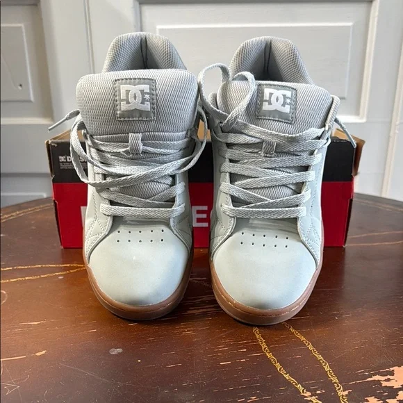 DC Shoes Light green with Khaki soles. Mens Skate shoes worn 1 time. - Picture 2 of 8